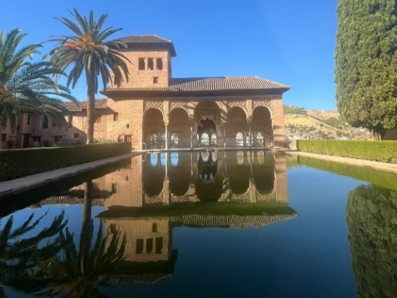 Alhambra- obowiązkowy punkt na mapie Grenady! 